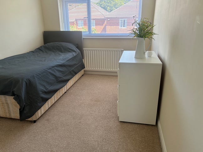 Single Room Main Photo