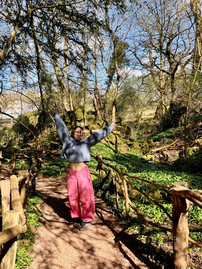 Charity worker dancer looking for 1 bedroom London Main Photo
