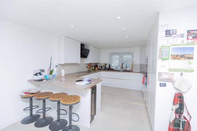 🌟✨ Stunning Double Room — 22 Redwood ✨🌟 Main Photo