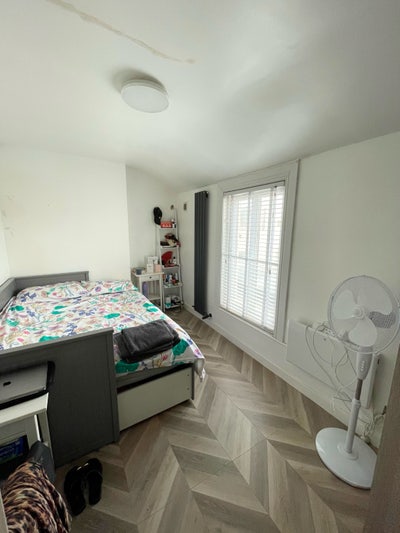 Lovely Double Room Available  Main Photo