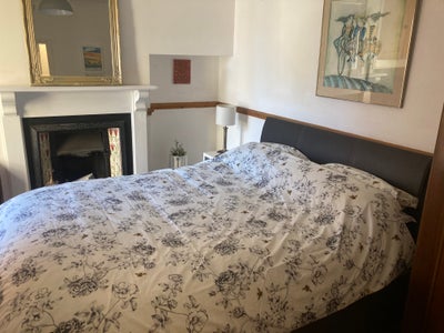 Double room in shared City house.  Main Photo