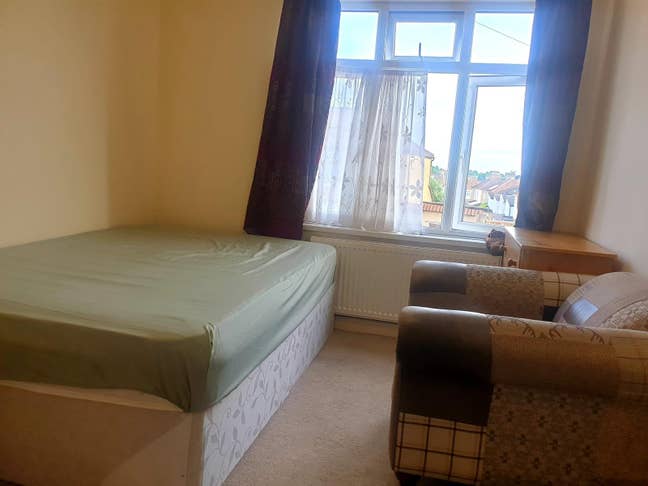 🏡  Room  Available  to  Rent  –  BS15-  &pound;580
 Main Photo