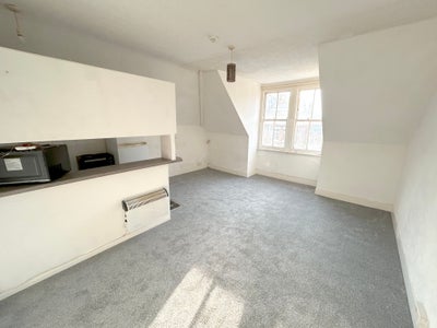Westbourne Gardens, Folkestone: Room 8 Main Photo