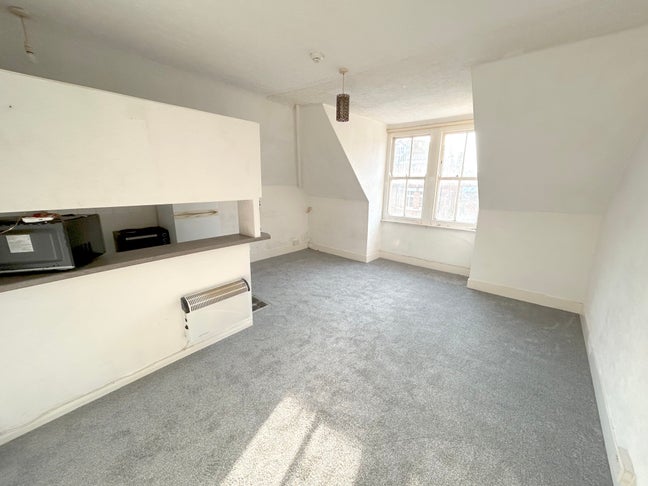 Westbourne Gardens, Folkestone: Room 8 Main Photo