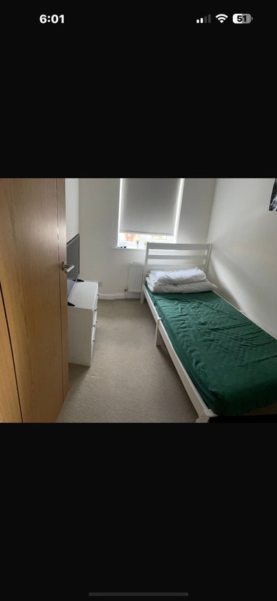 Woking room Main Photo