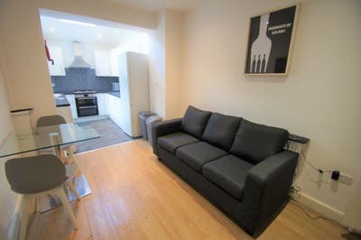  5 Bed Student Houseshare Property, Furnished Main Photo