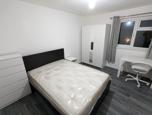 Large Double Room in Shadwell – All Bills Included Main Photo