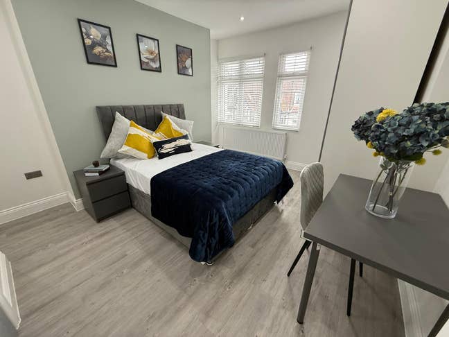 Last remaining Premium Double Room in SURBITON  Main Photo
