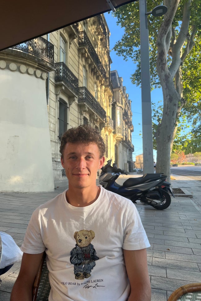 Male profesional looking for room in Manchester Main Photo
