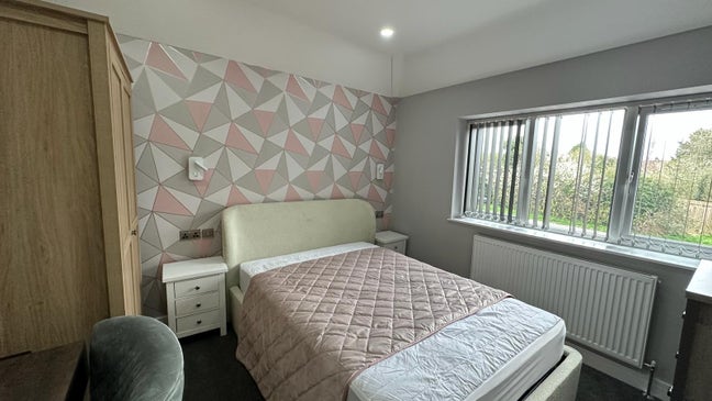 A Beautiful Six Bedroom House Share Main Photo
