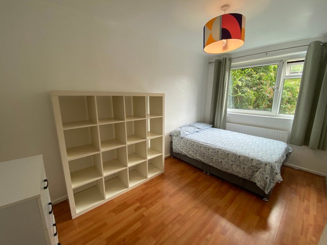 Bethnal Green! Amazing Double ! Perfect Location Main Photo
