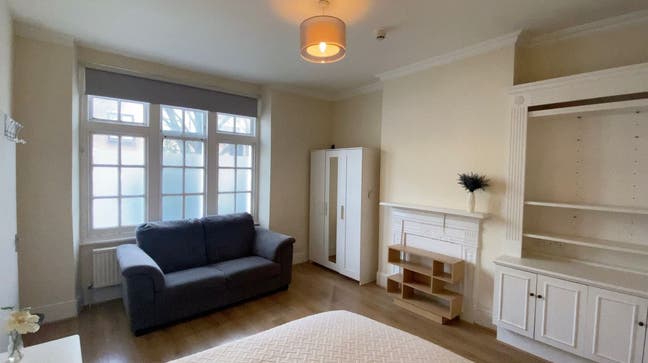 🏡 Stunning room in huge 4 bed terraced house  Main Photo