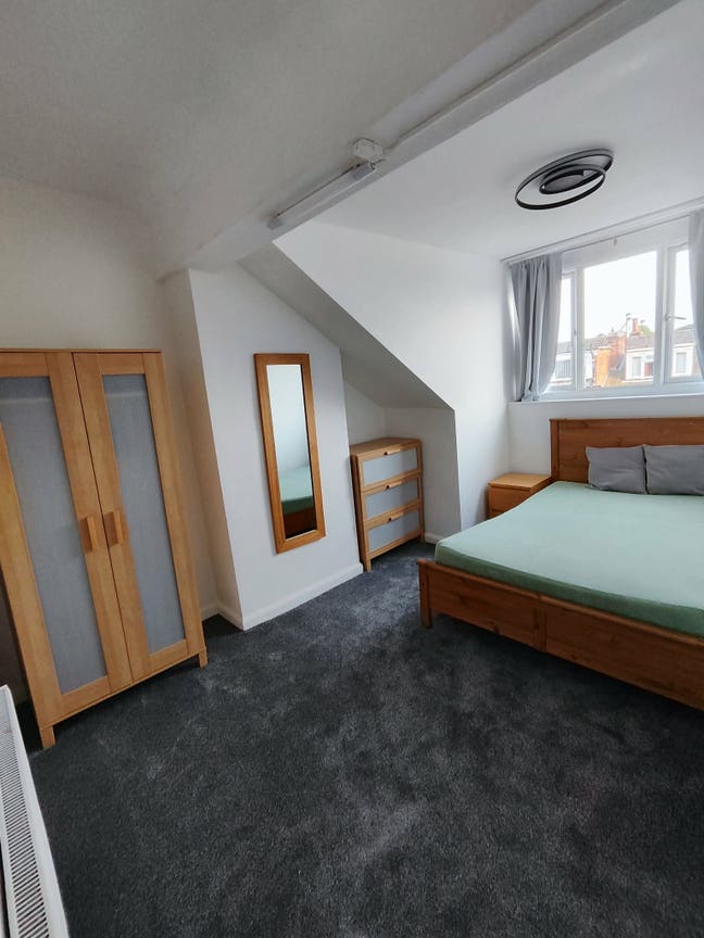 Bills included Double bedroom fully furnished Main Photo