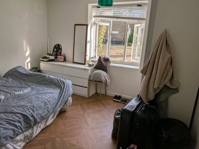 Room in lovely flat in Brixton  Main Photo