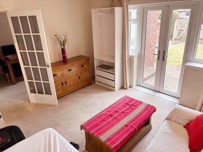 Living/Bedroom with Parking near Burnham High St Main Photo