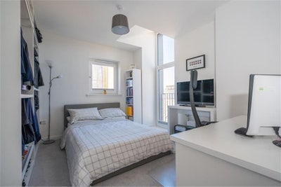 Spacious Ensuite near meadowbank retail park Main Photo