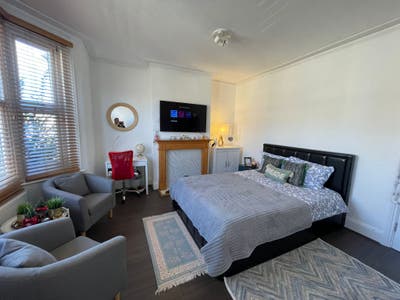 Very Large Double Room – Female preferred Main Photo