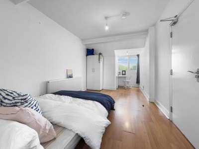 🏡 Spacious House in Whitechapel – Zone 1 & 2 🌟 Main Photo