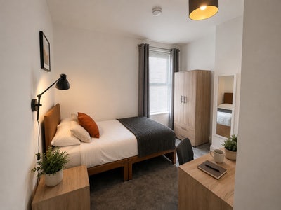 🏡1 September En-suite- 15 mins walk to hospital Main Photo