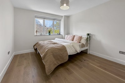 🌆 Cozy Room Near Dalston & Islington | Zone 1/2  Main Photo