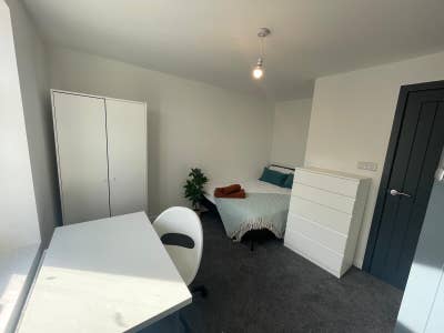  ✨ Double En Suite Rooms in S43  (Ref RR64) Main Photo
