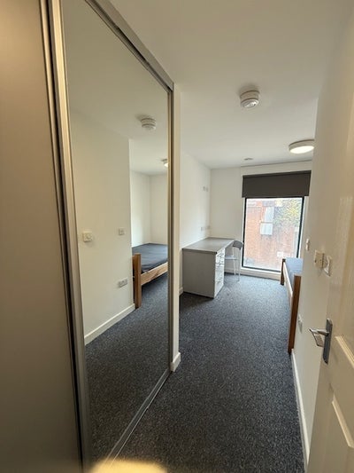 Ensuite Rooms, All Bills Inclusive in 4-Bed Flat! Main Photo