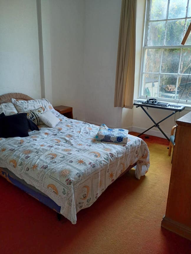 Spacious Room with Garden View in Leith Main Photo