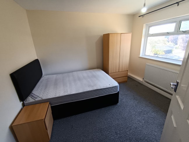 Room for Rent Main Photo