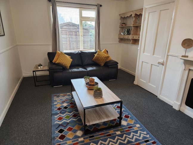 Two Large Double Room Available near Aldi Main Photo