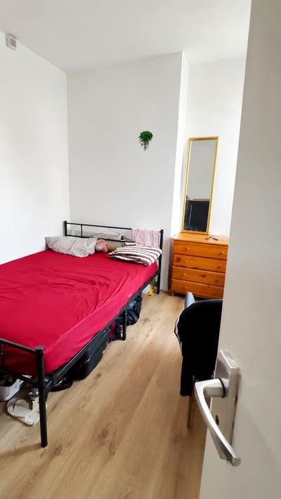 1 BED SPACE  Main Photo