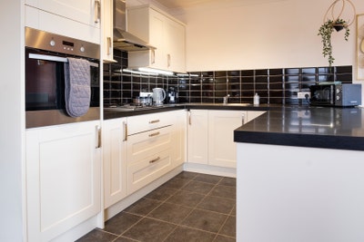Beachfront Sea View Apartment | Sleeps 6 | Central Main Photo