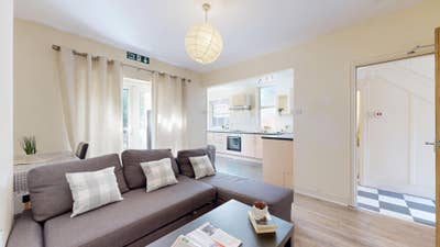Tenancy Takeover for 1 Room - Students Preferred  Main Photo