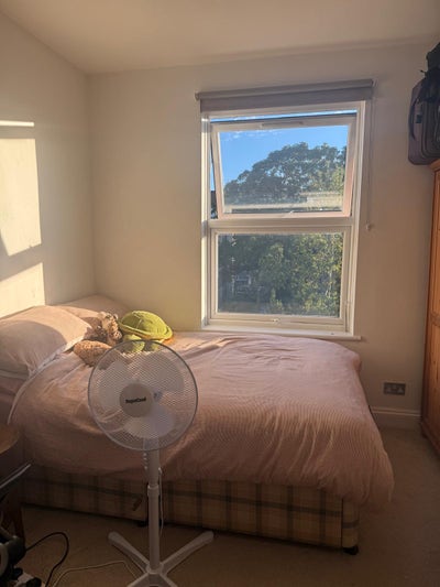 Bright, airy double room in NW with ensuite  Main Photo