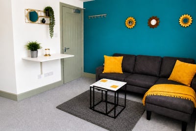 1 bed Old Town apartment in shared house Main Photo