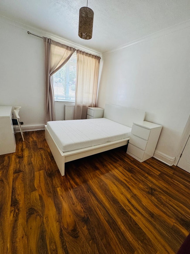 Cozy Room available to Rent in Bayswater Main Photo