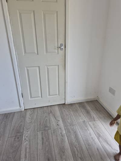 Double bed room with bathroom and kitchen  Main Photo