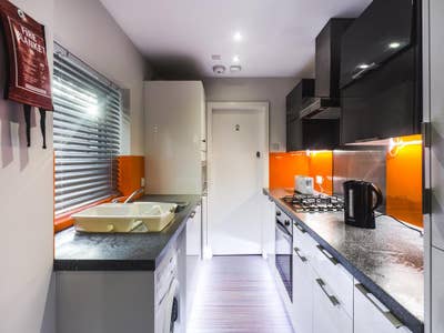 4 Bed House, Watford St ST4 2EW, Avail Now Main Photo