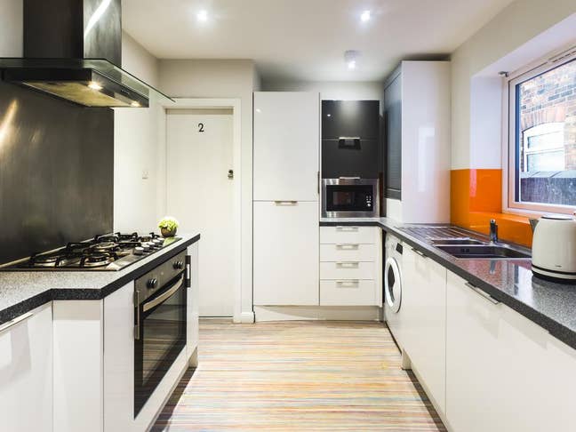 6 Bed House, Boughey ST4 2BB, Avail Now Main Photo