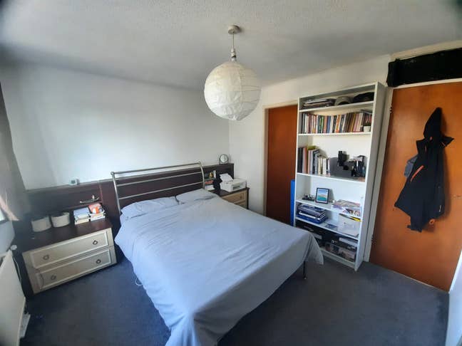 Large double bedroom with ensuite -Parkway Station Main Photo