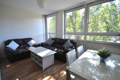 4 Double Room with Big Living Room mins to UCL Main Photo