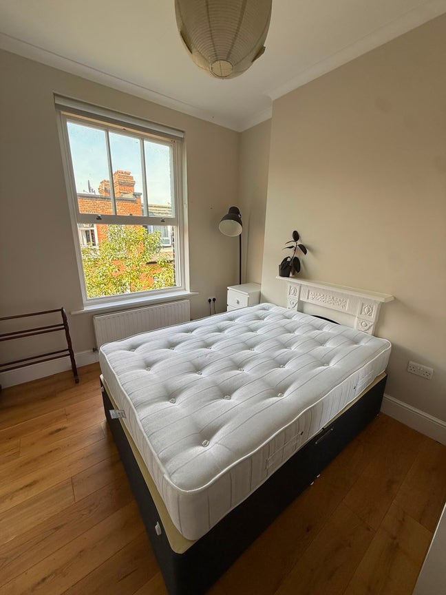 Double room for rent in Islington Main Photo