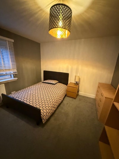 Double bedroom (Female preferred)  available  in  Drumbrae
 Main Photo