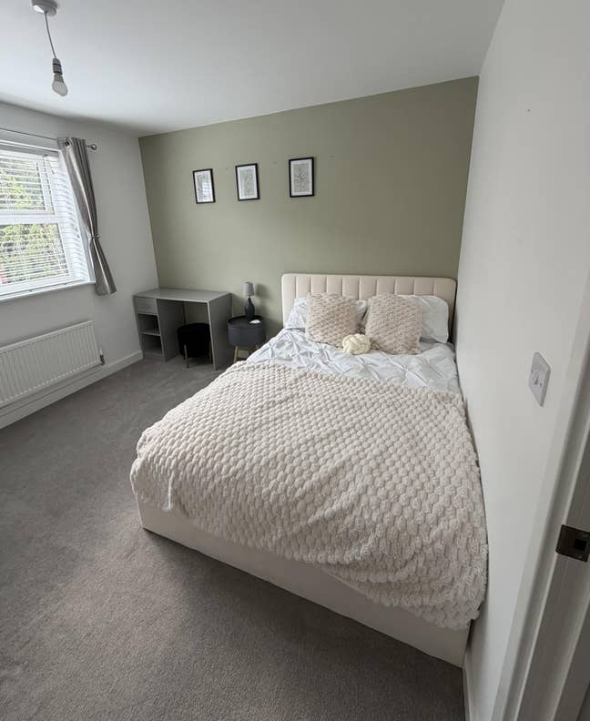 Double Room in Modern Apartment | Parking Included Main Photo