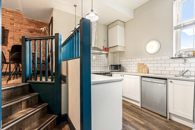 7 Bed Flat, Shoe & Boot Factory LE2 7AE, Avail Now Main Photo