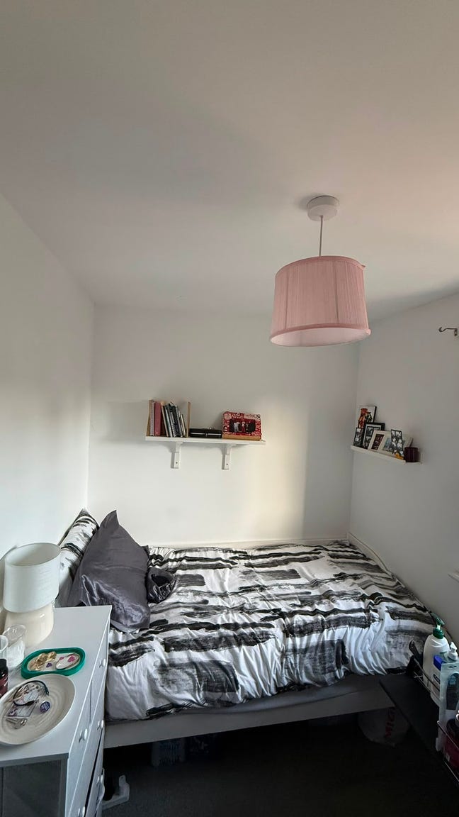 Single bed room Main Photo