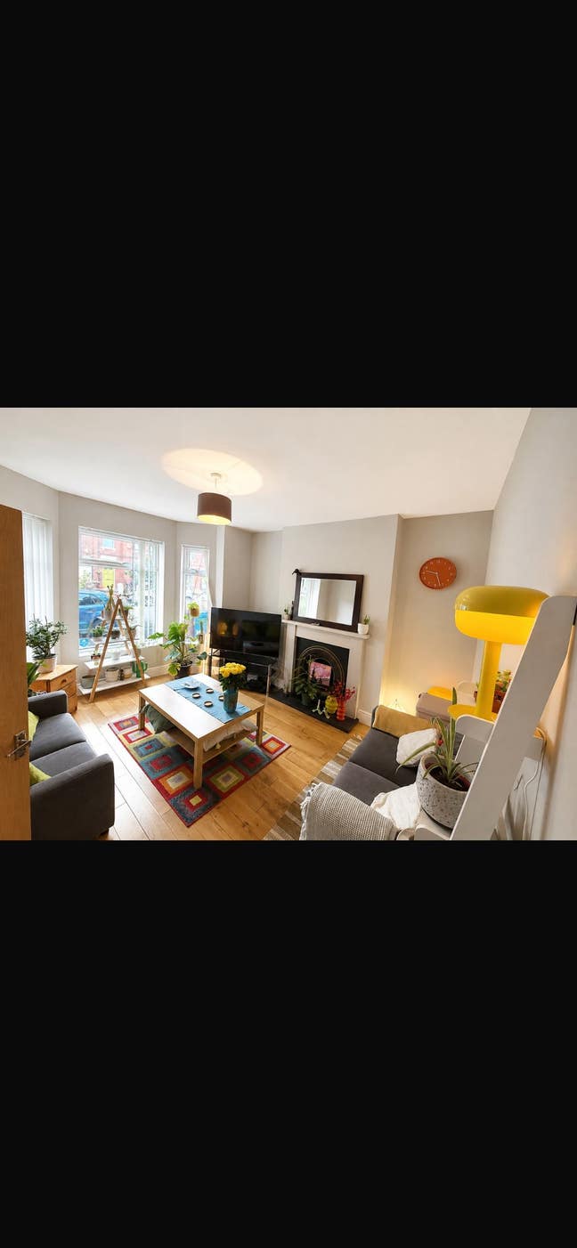 Large Double Room With own Private Bathroom Main Photo