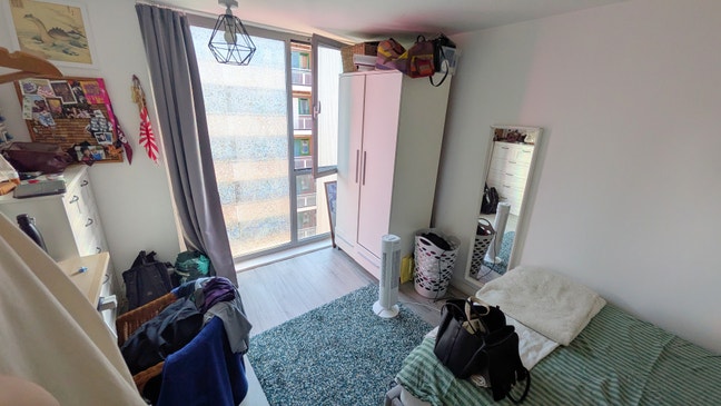 Double bedroom in E1 Main Photo