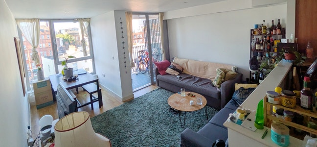 Double bedroom in E1 Main Photo