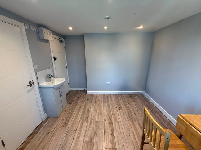 DSS - Studio Flat Available in Greenford UB6 Main Photo