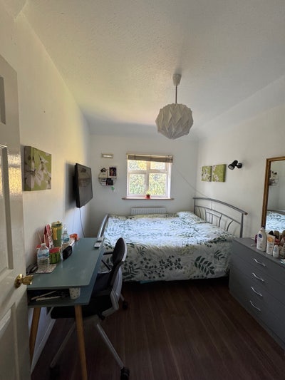 Single & Double Room - Between Radlett & Shenley Main Photo